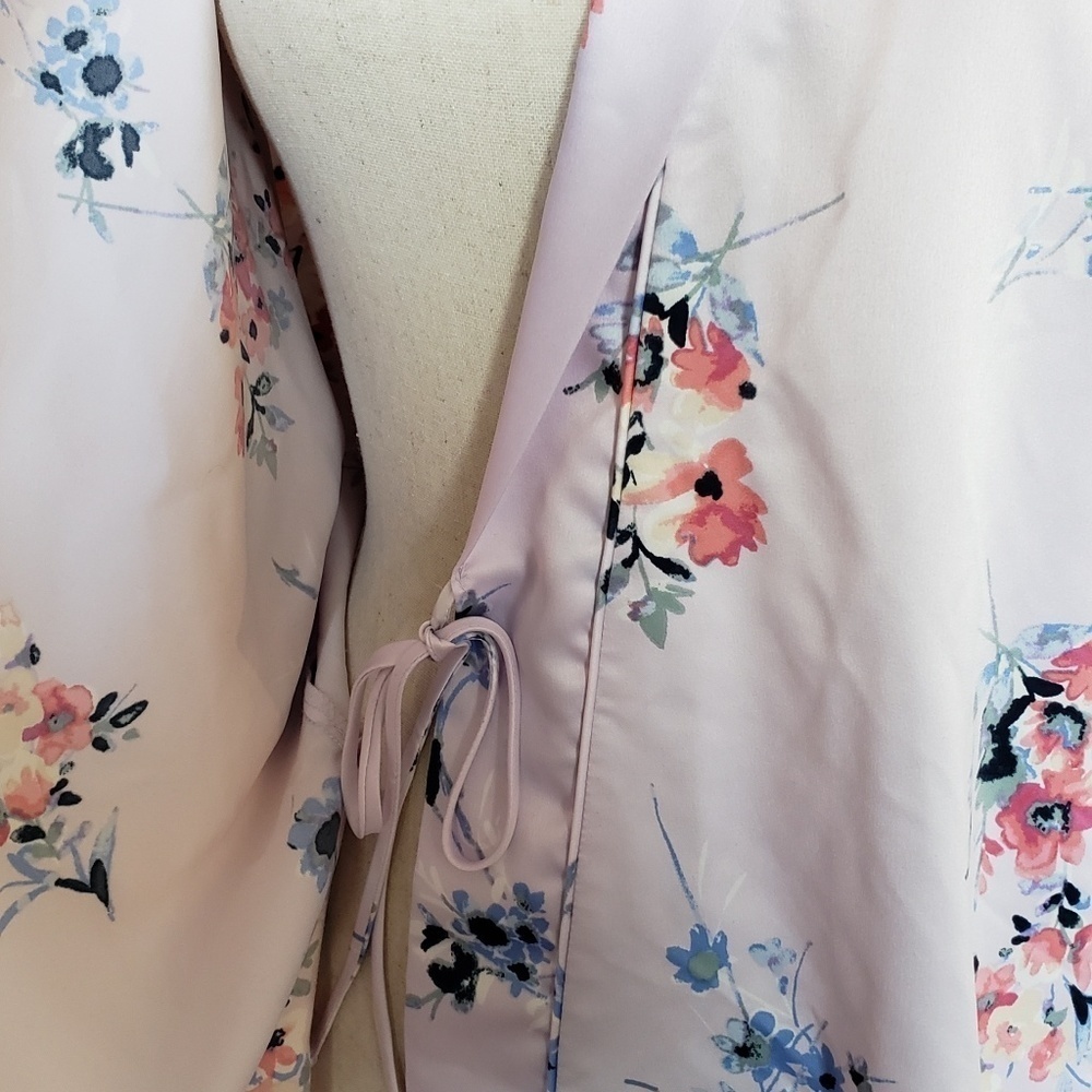 In bloom by jon quil. Robe - Picture 3 of 8